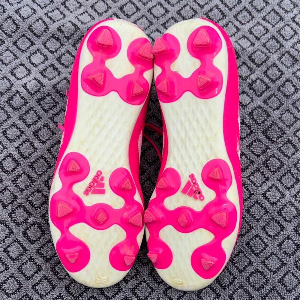 adidas Bright Pink Youth Soccer Cleats with White Stripes size 1 - Picture 8 of 9